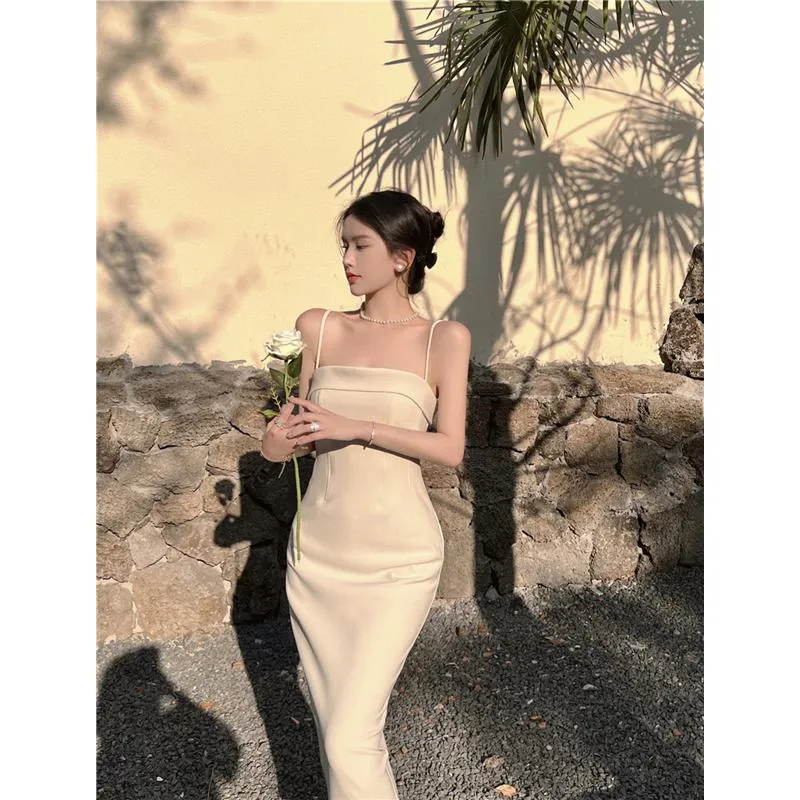 Cinched Waist Hip-Hugging Slimming Retro Sleeveless High-Waisted One-Shoulder Dress