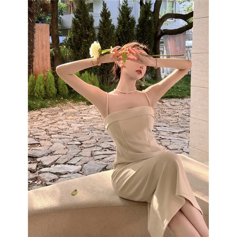 Cinched Waist Hip-Hugging Slimming Retro Sleeveless High-Waisted One-Shoulder Dress