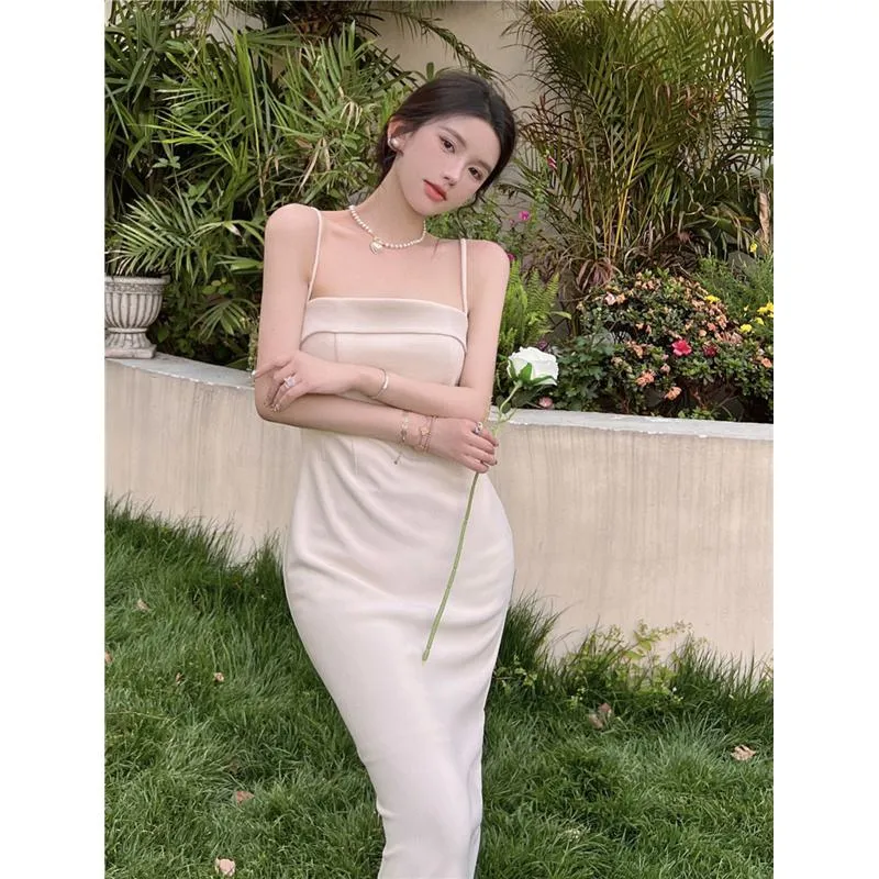 Cinched Waist Hip-Hugging Slimming Retro Sleeveless High-Waisted One-Shoulder Dress