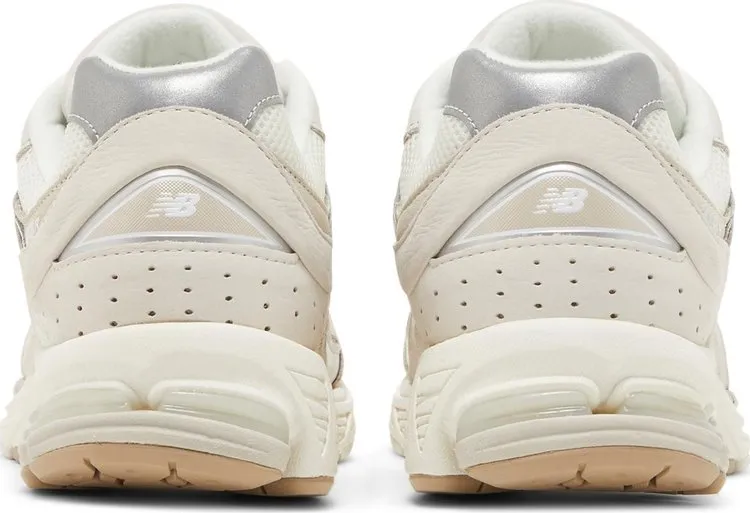 New Balance 2002R 'Linen Fog' sneakers, cream