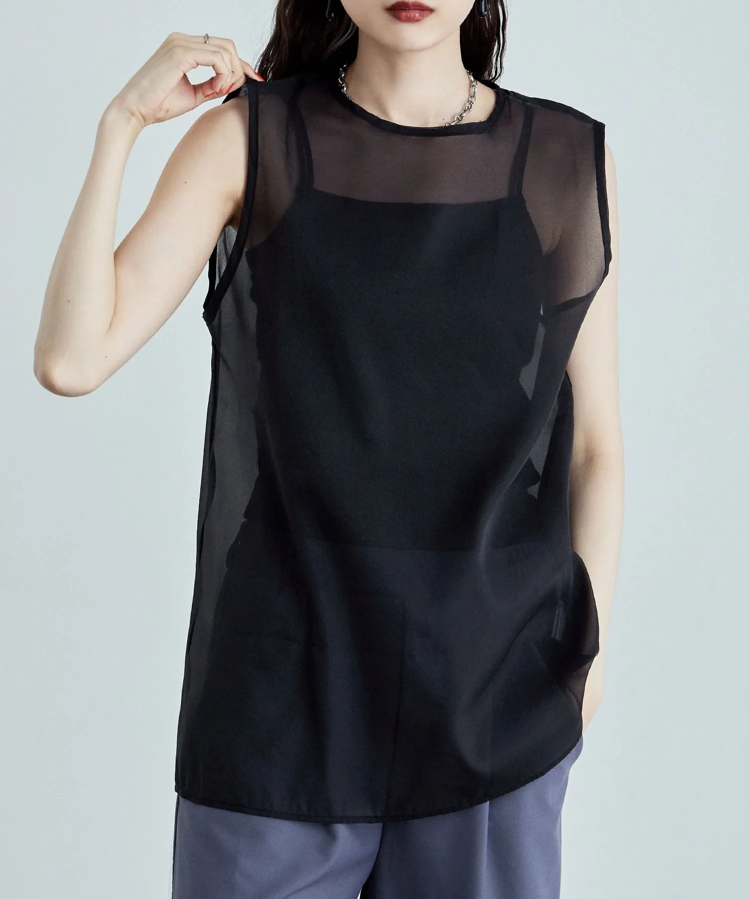 Organdy sleeveless tops