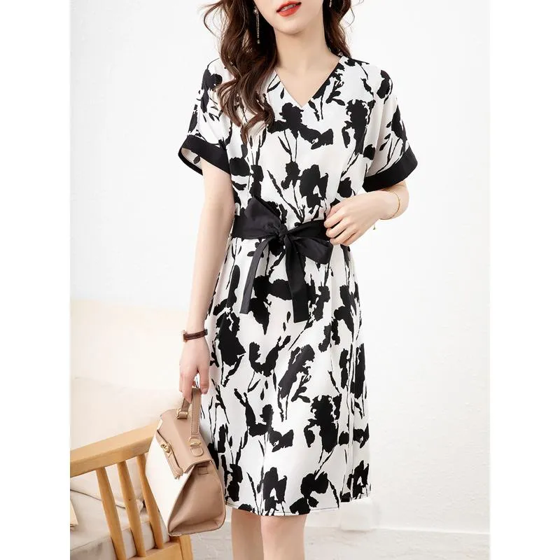 V-Neck Print Black And White Chic Dress
